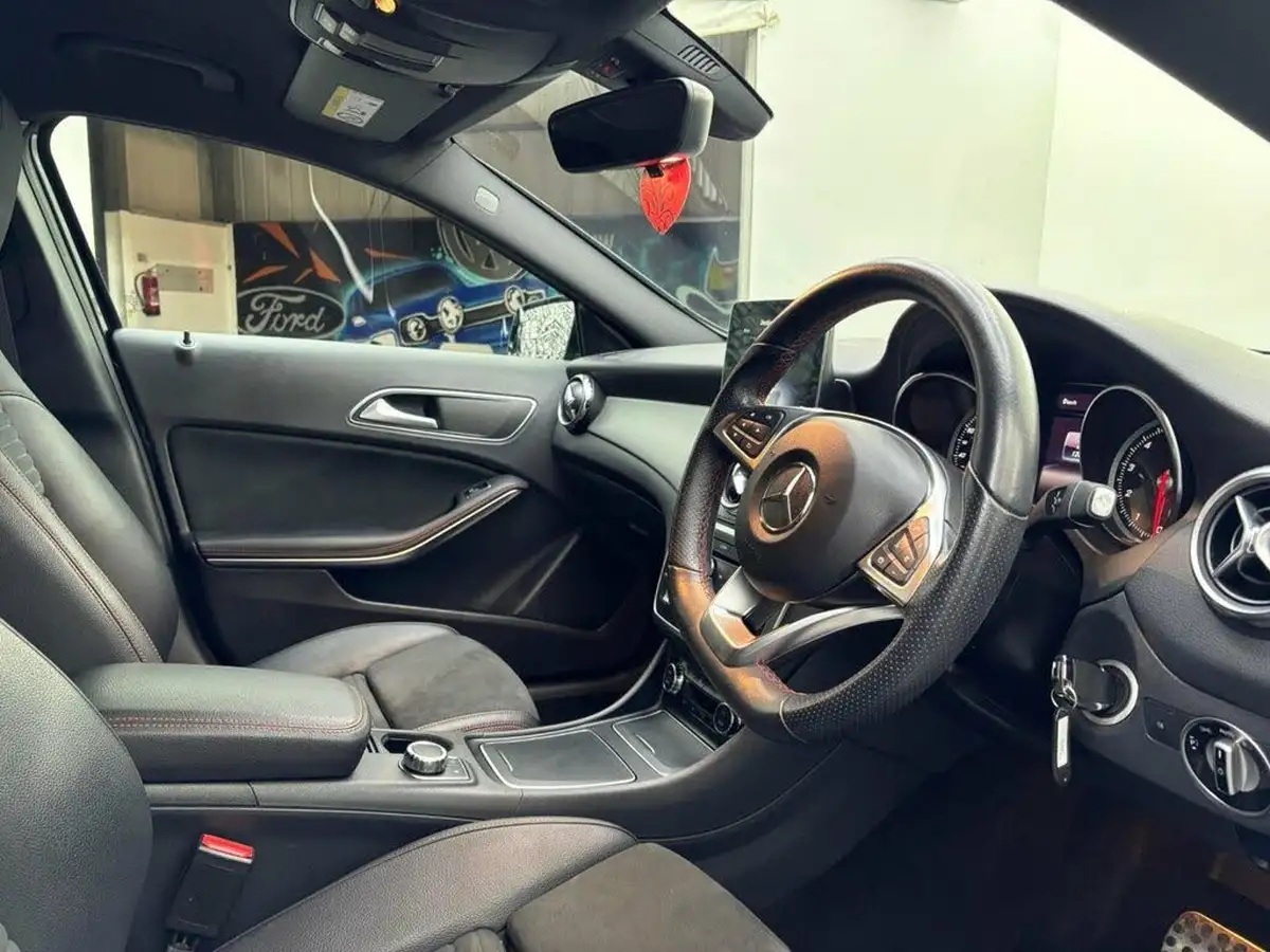 2020-mercedes-benz-gla-class-16-gla-180-amg-line-edition-7g-dct-big-26