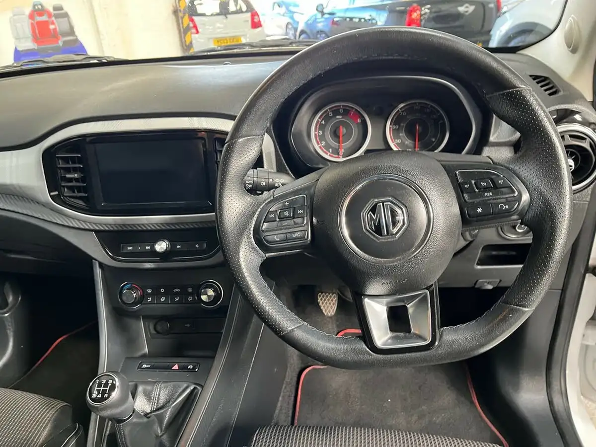 2021-mg-mg3-15-vti-tech-exclusive-nav-big-10