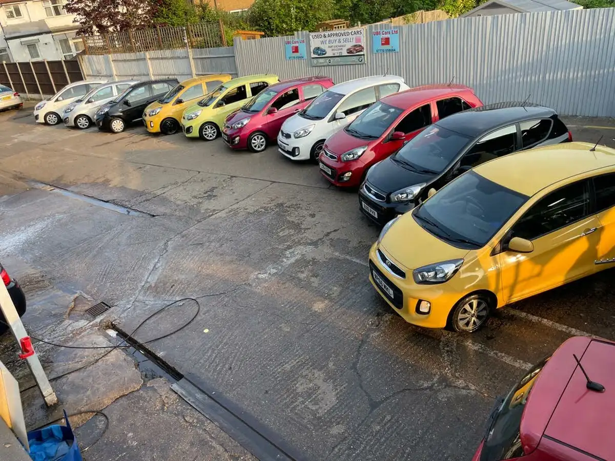2012-kia-picanto-125-halo-big-37