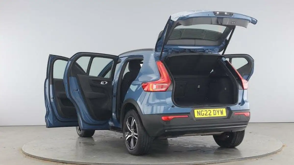 2022-volvo-xc40-20-b4-plus-awd-big-10