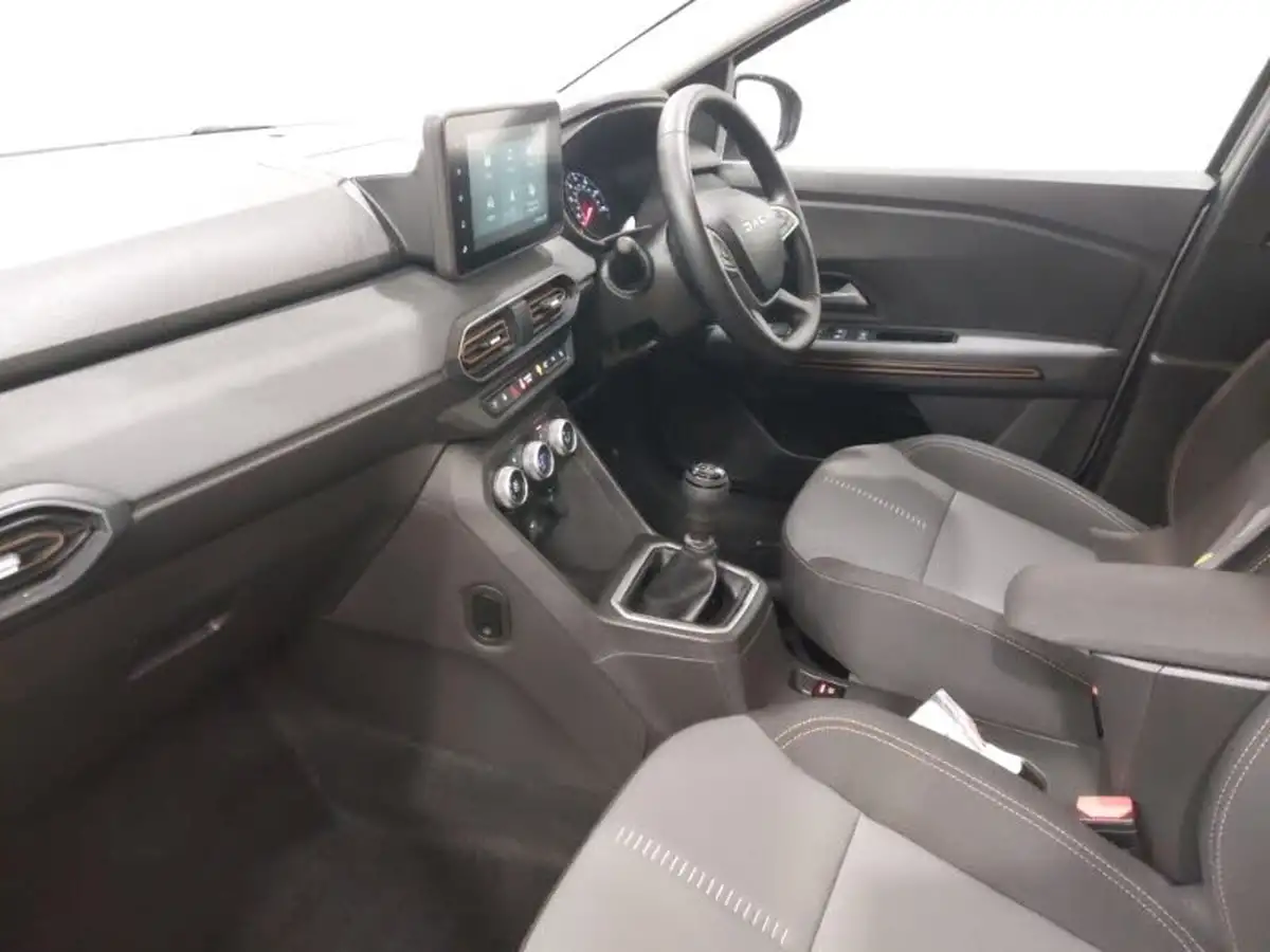 2024-dacia-sandero-stepway-10-tce-extreme-90bhp-big-4