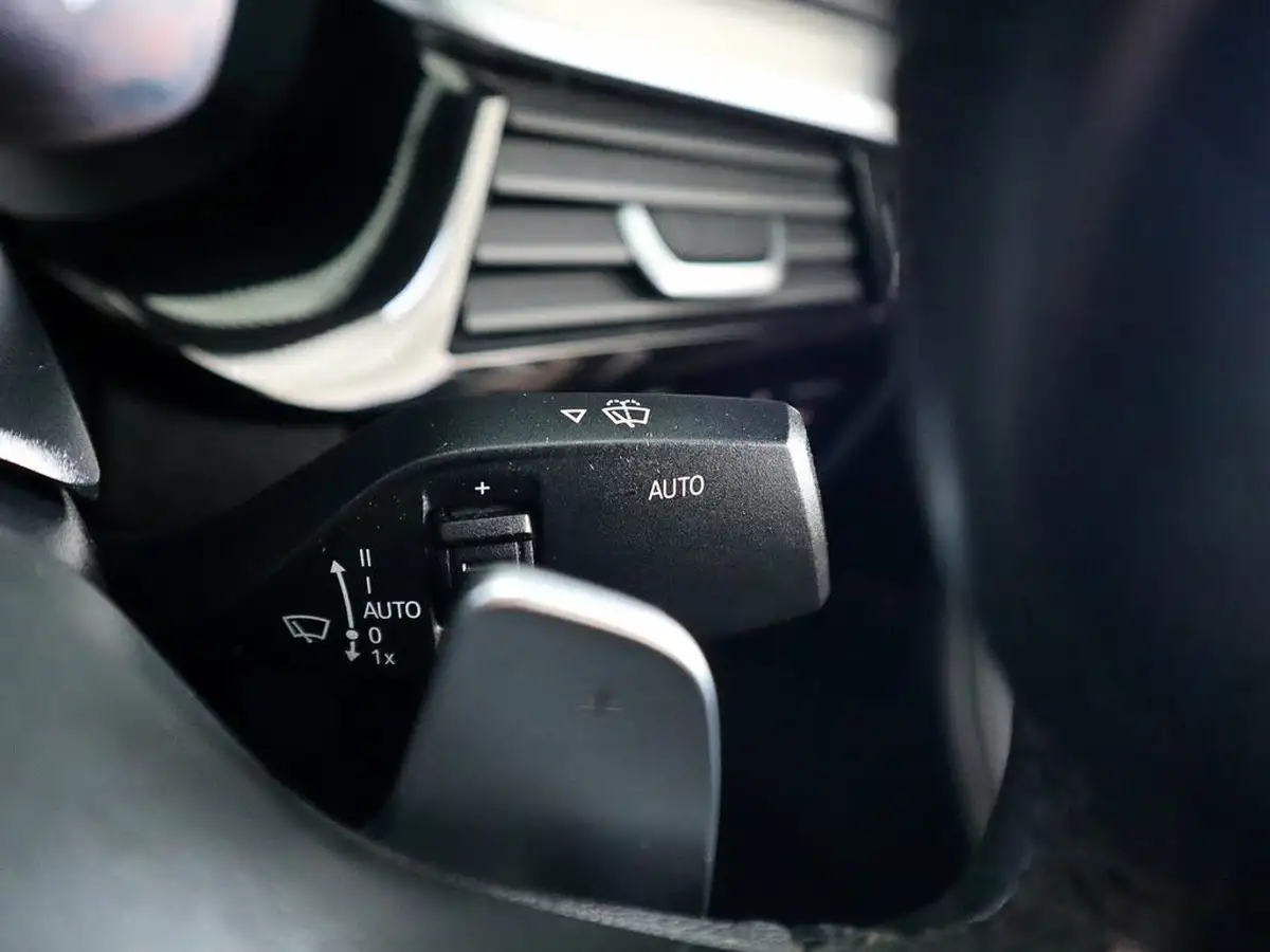 2019-bmw-5-series-20td-520d-m-sport-190bhp-plus-pack-saloon-4d-big-39