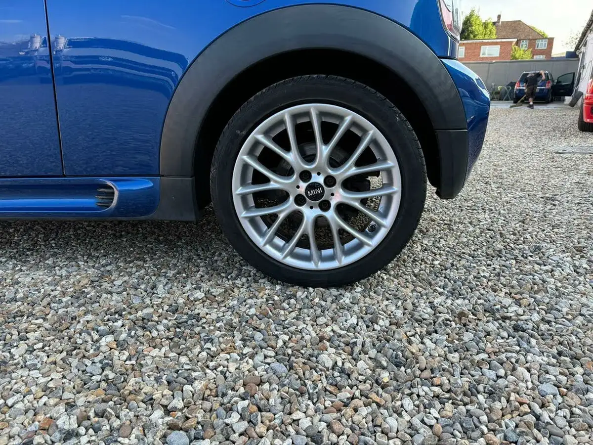 2011-mini-cooper-16-cooper-s-hatchback-3d-auto-big-10