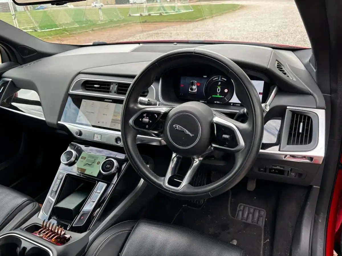 2021-jaguar-i-pace-ev400-se-big-9