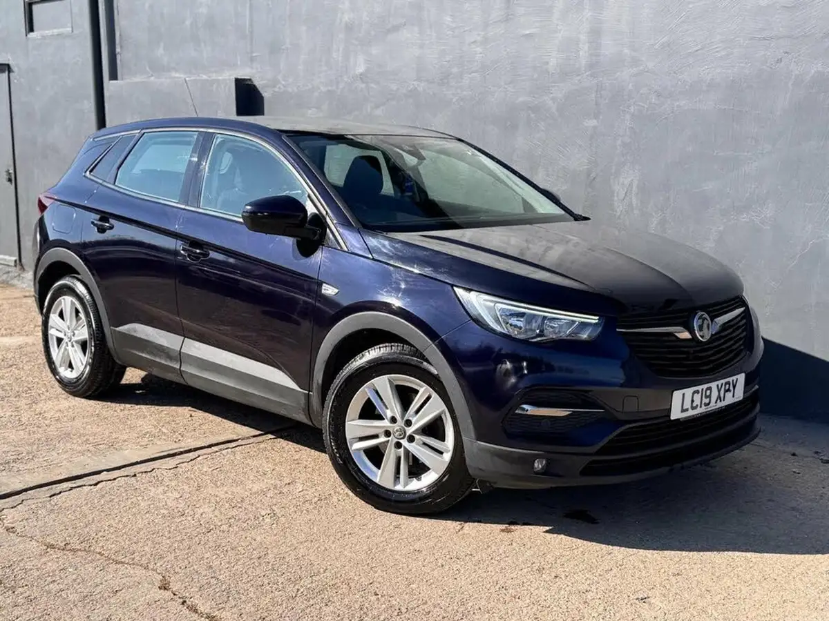 2019-vauxhall-grandland-x-12-se-ss-big-0