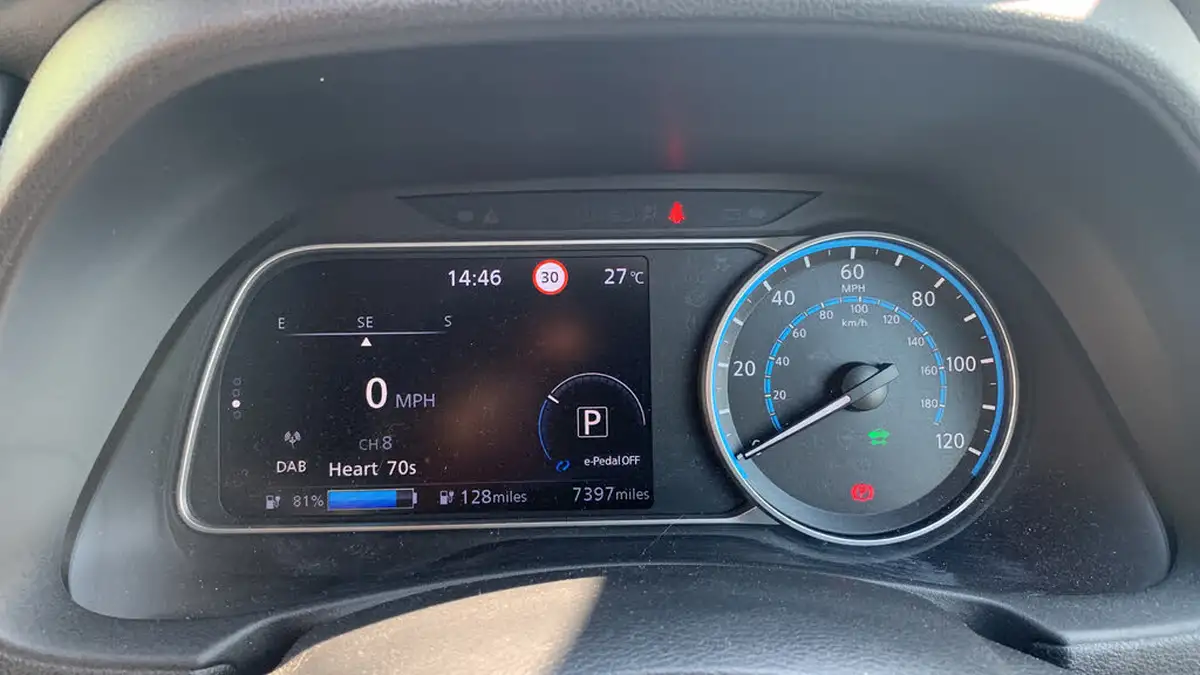 2022-nissan-leaf-e-n-connecta-39kwh-big-12