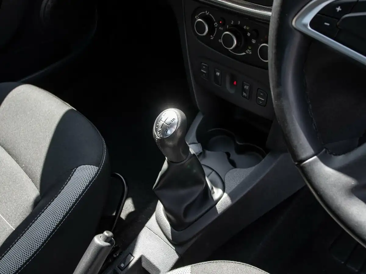 2020-dacia-logan-mcv-stepway-09-tce-comfort-big-30