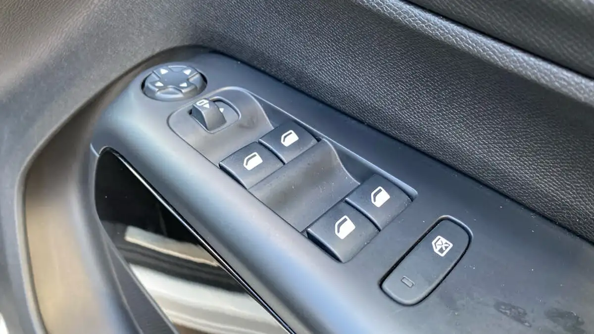 2020-citroen-c5-aircross-15bluehdi-flair-plus-eat8-big-21