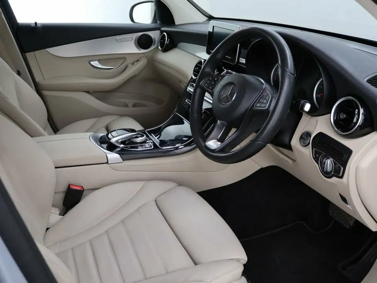 2017-mercedes-benz-glc-class-21d-glc250d-sport-ss-coupe-4d-big-9
