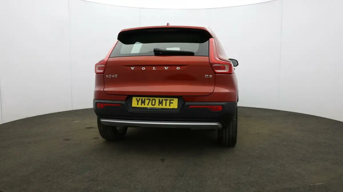 2020-volvo-xc40-20td-d3-momentum-geartronic-big-61