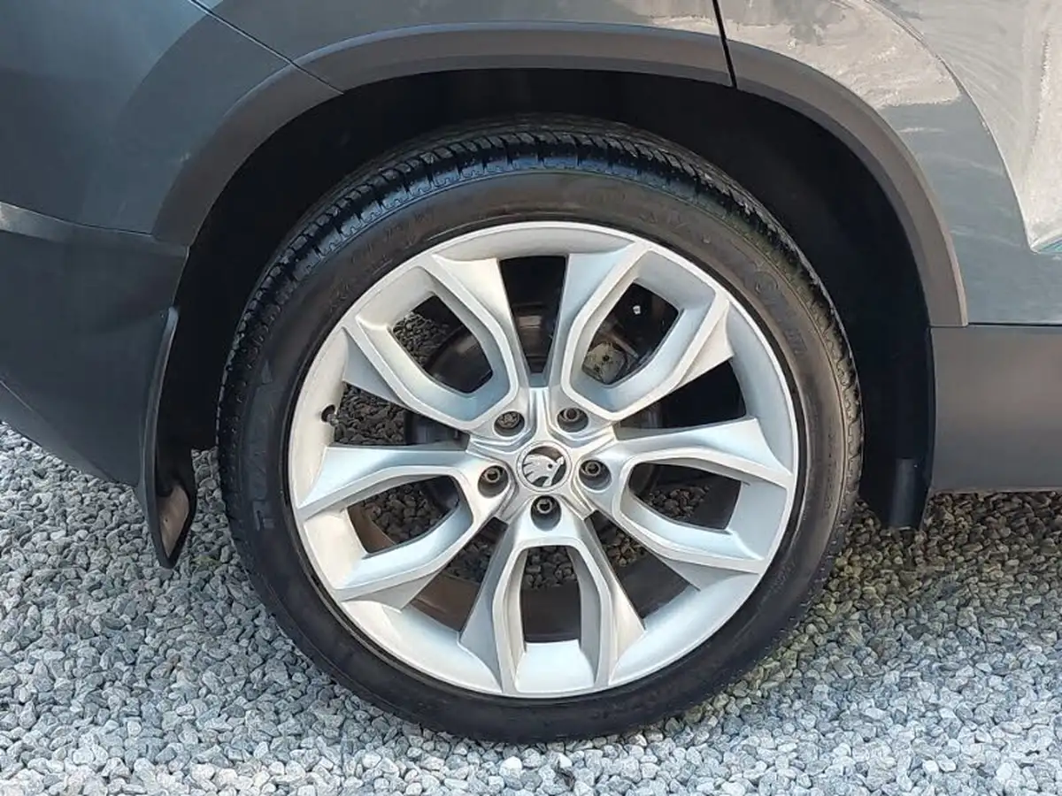 2018-skoda-karoq-15-tsi-edition-ss-big-11