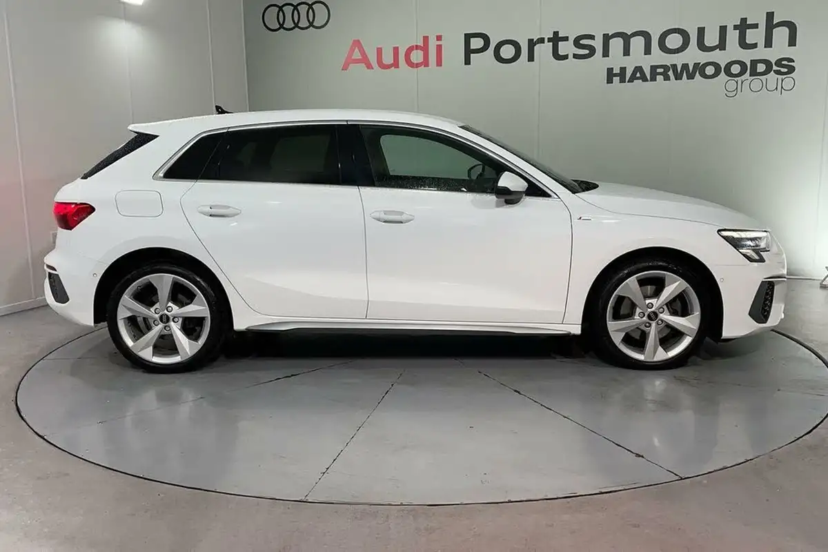2022-audi-a3-14-40-tfsi-e-s-line-big-1