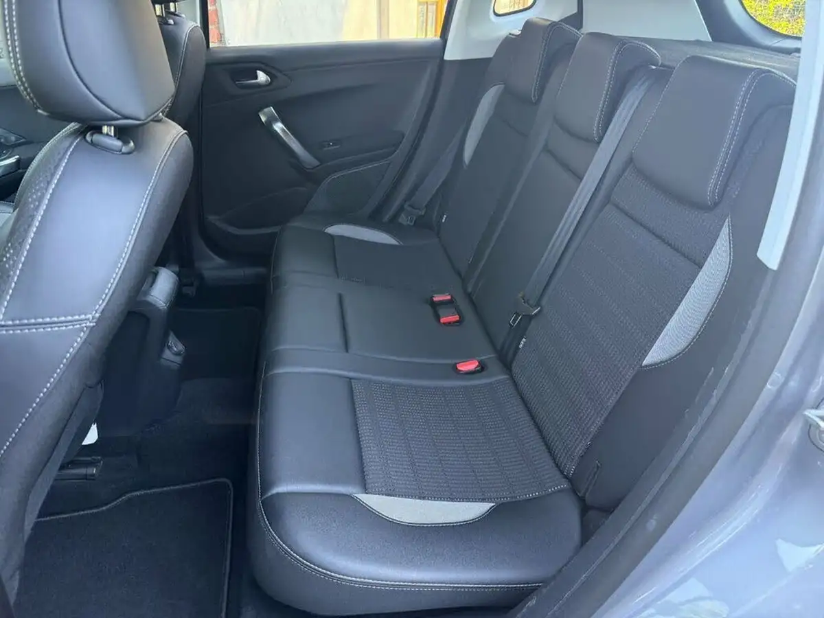 2019-peugeot-2008-suv-15-bluehdi-allure-100bhp-big-13