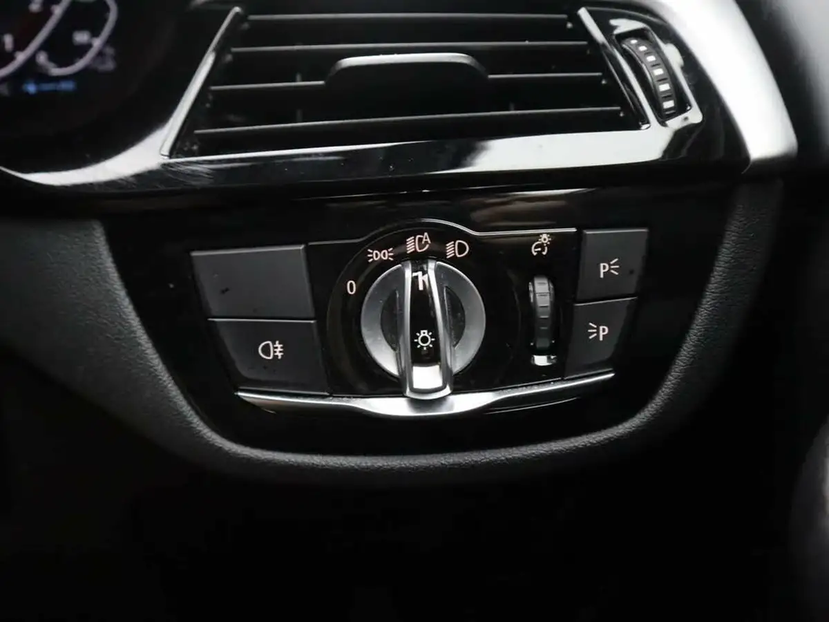 2022-bmw-5-series-20-530e-m-sport-saloon-4d-big-39