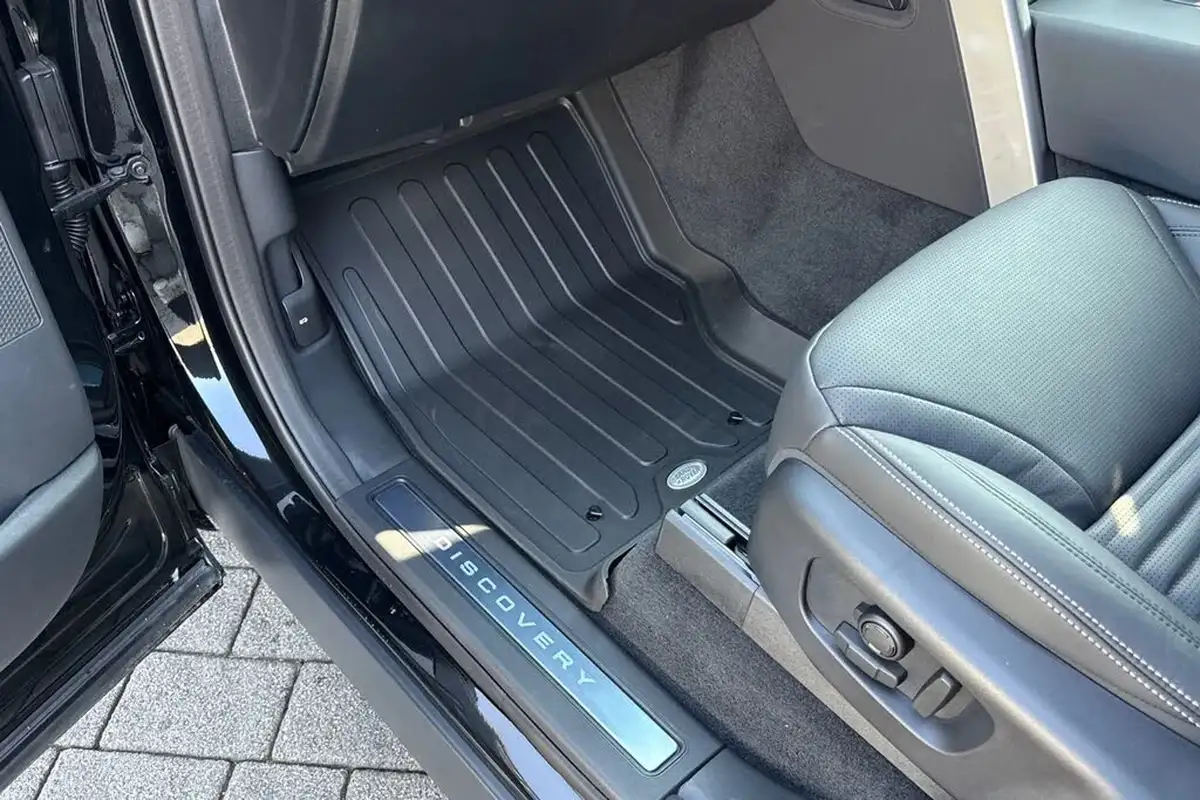 2025-land-rover-discovery-30-d350-commercial-dynamic-hse-big-32