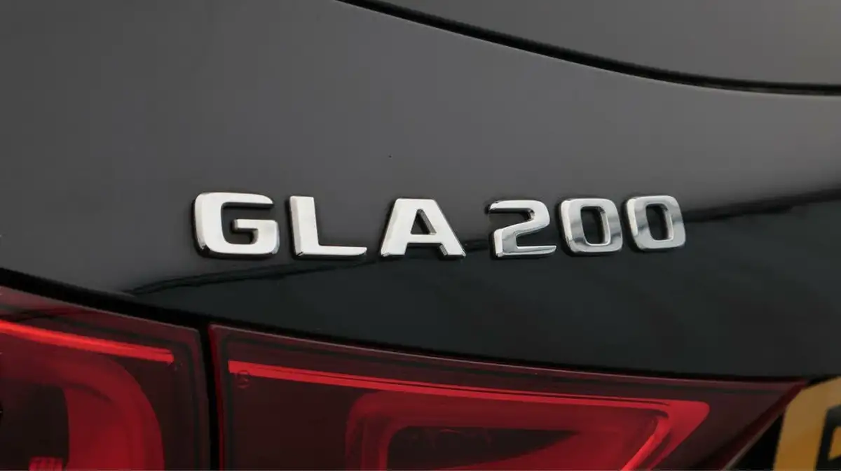 2023-mercedes-benz-gla-class-13-gla-200-amg-line-premium-station-wagon-big-20