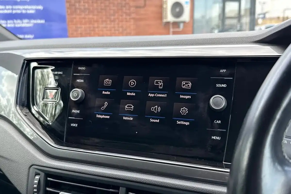2018-volkswagen-polo-10-tsi-r-line-95ps-5d-big-16