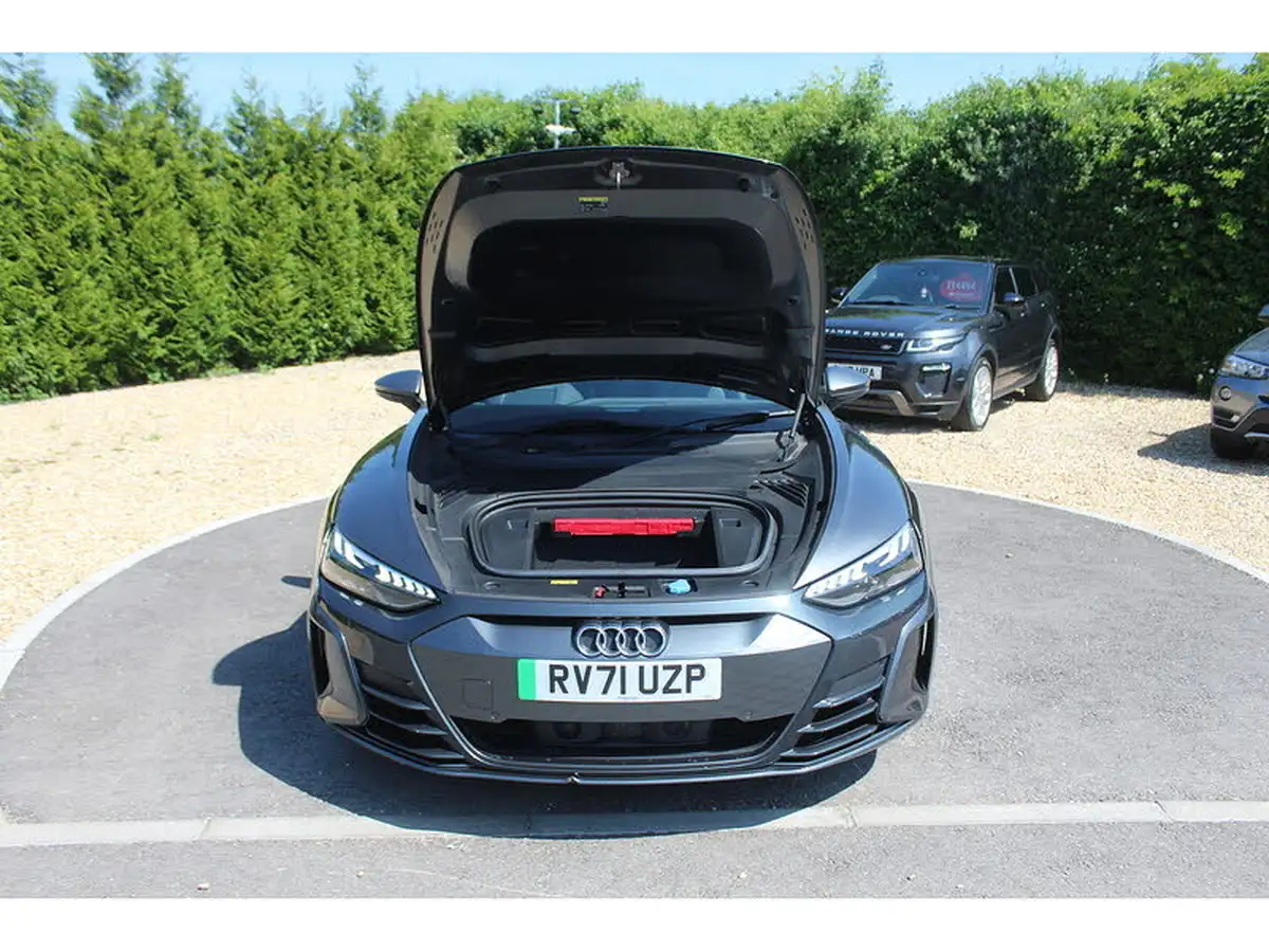 2021-audi-e-tron-gt-e-big-43