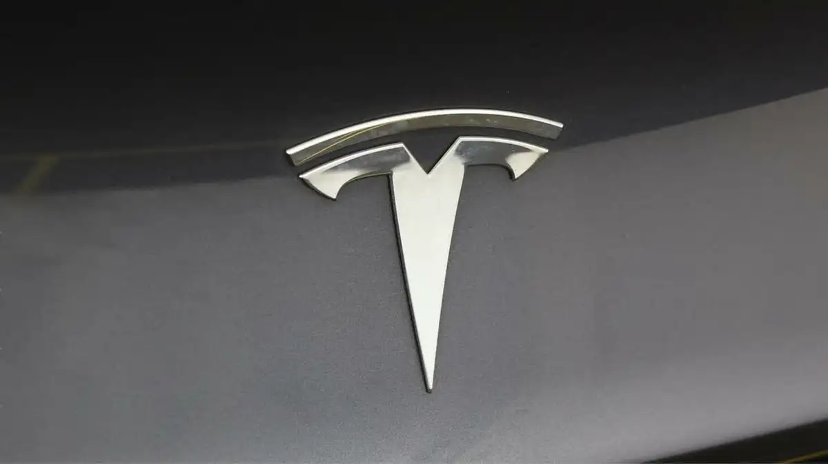 2021-tesla-model-3-e-long-range-awd-big-19