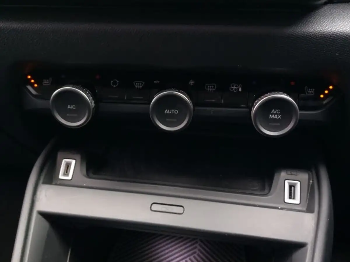 2022-citroen-c4-e-shine-plus-big-12