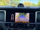 2022-porsche-macan-20-small-18