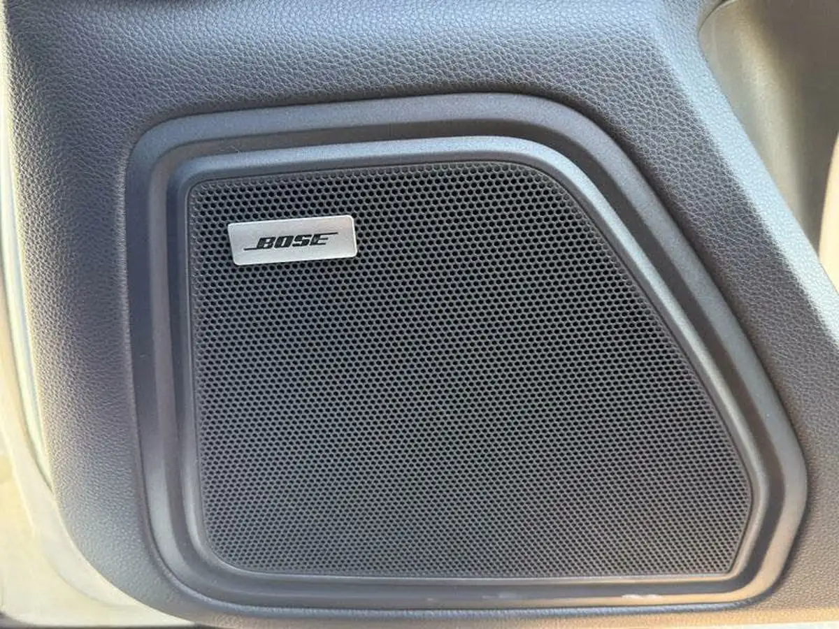 2022-porsche-macan-20-big-7