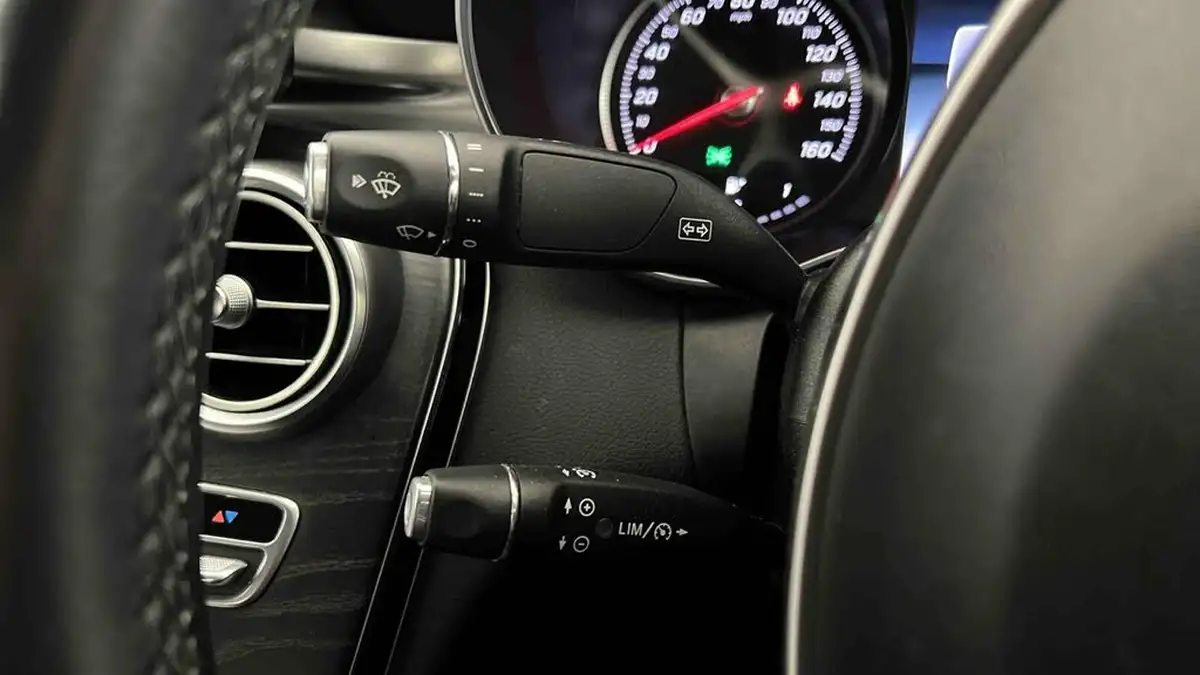 2016-mercedes-benz-c-class-21d-c220d-amg-line-170ps-ss-saloon-4d-auto-big-37