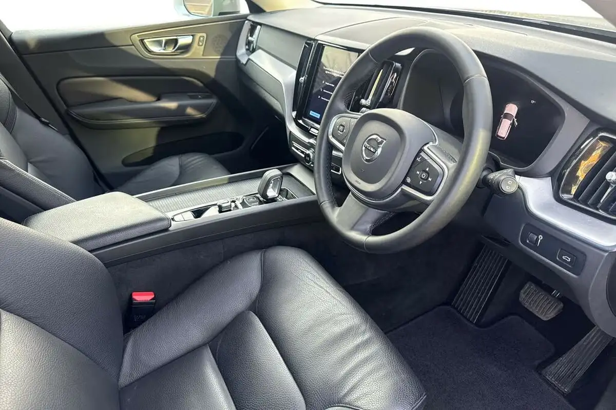 2021-volvo-xc60-20td-b4-momentum-awd-big-9