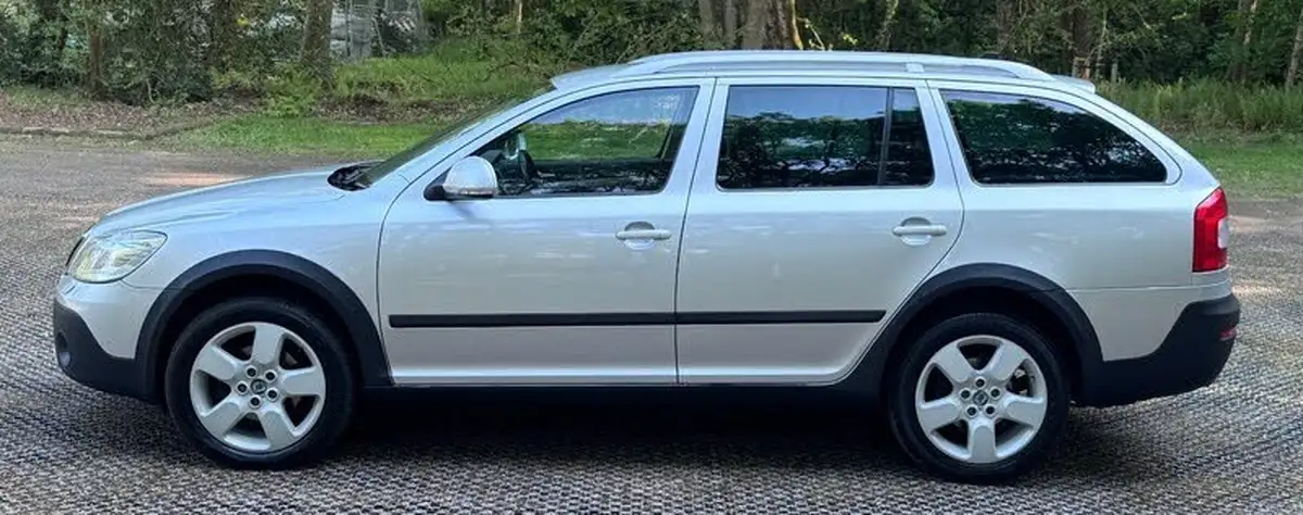 2011-skoda-octavia-20td-scout-cr-140bhp-big-9