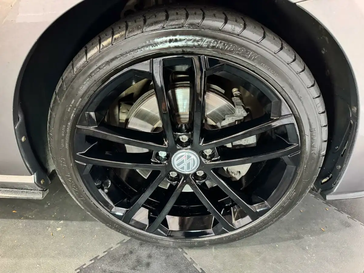 2017-volkswagen-golf-20tdi-gtd-bmtss-estate-5d-big-26