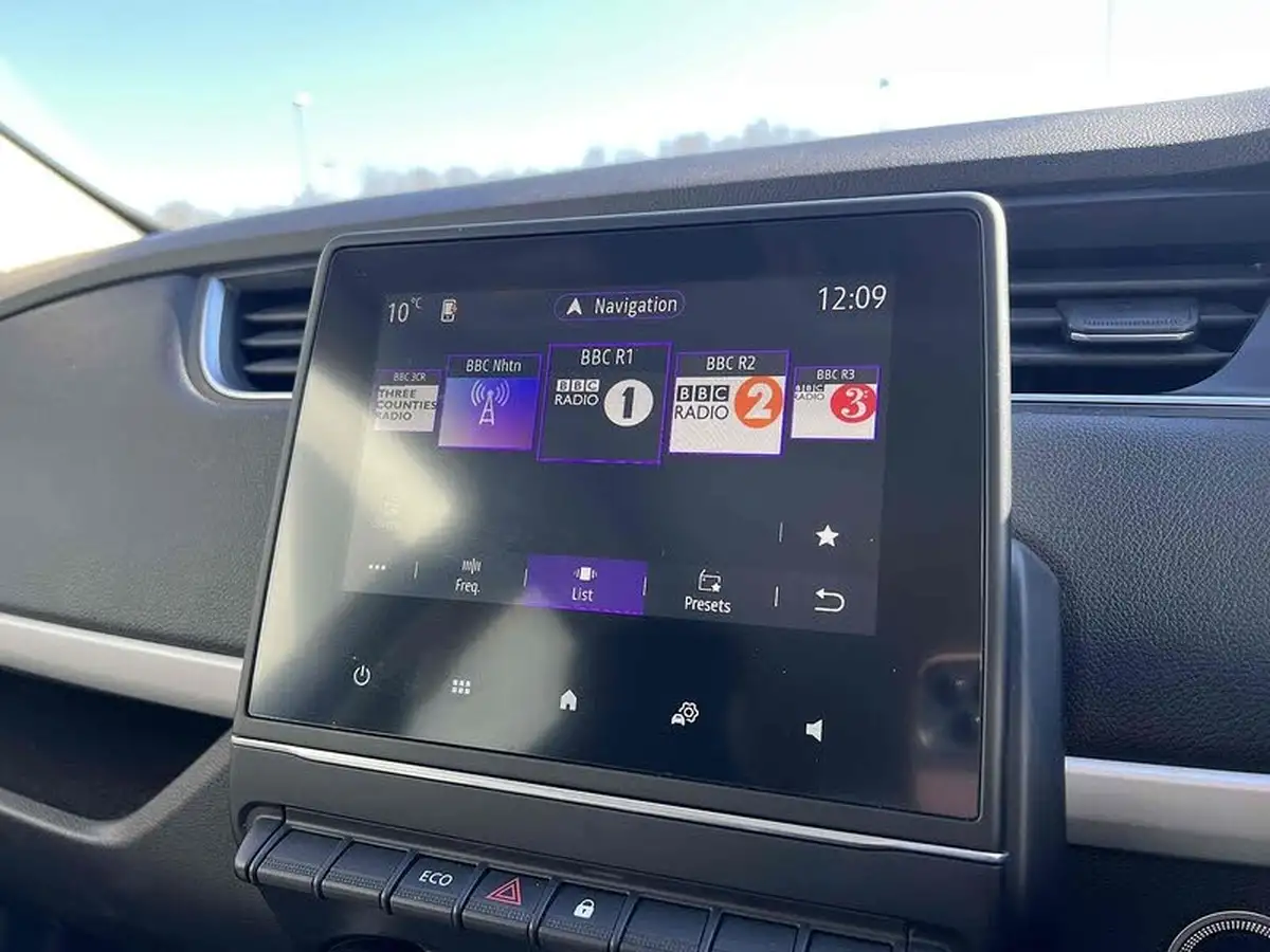 2020-renault-zoe-e-i-iconic-135ps-r135ze50-big-5