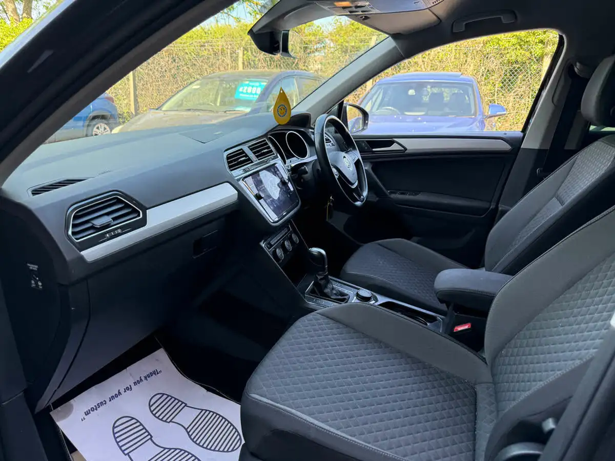 2018-volkswagen-tiguan-20tdi-se-navigation-150ps-4motion-ss-dsg-big-3