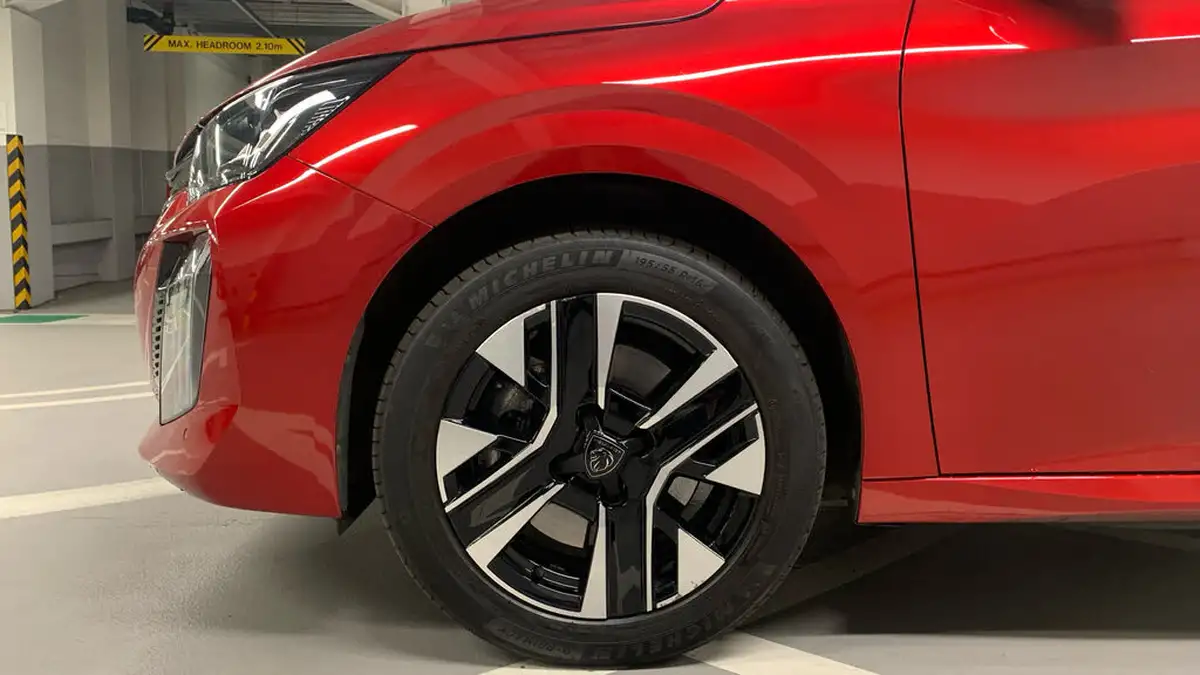 2024-peugeot-208-e-e-style-big-13