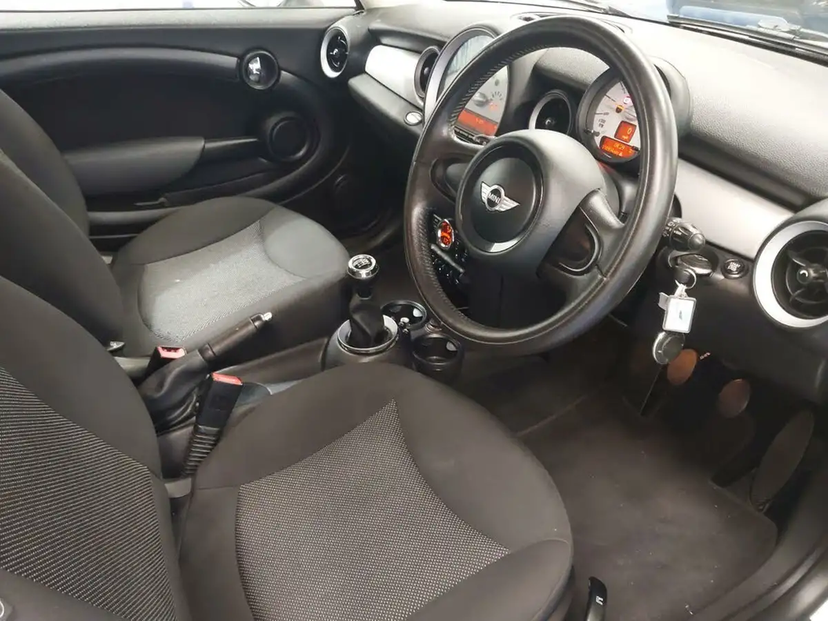 2014-mini-clubman-16-cooper-big-13