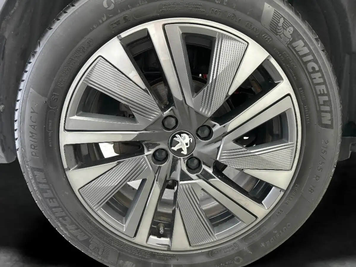 2022-peugeot-2008-suv-e-gt-premium-big-12
