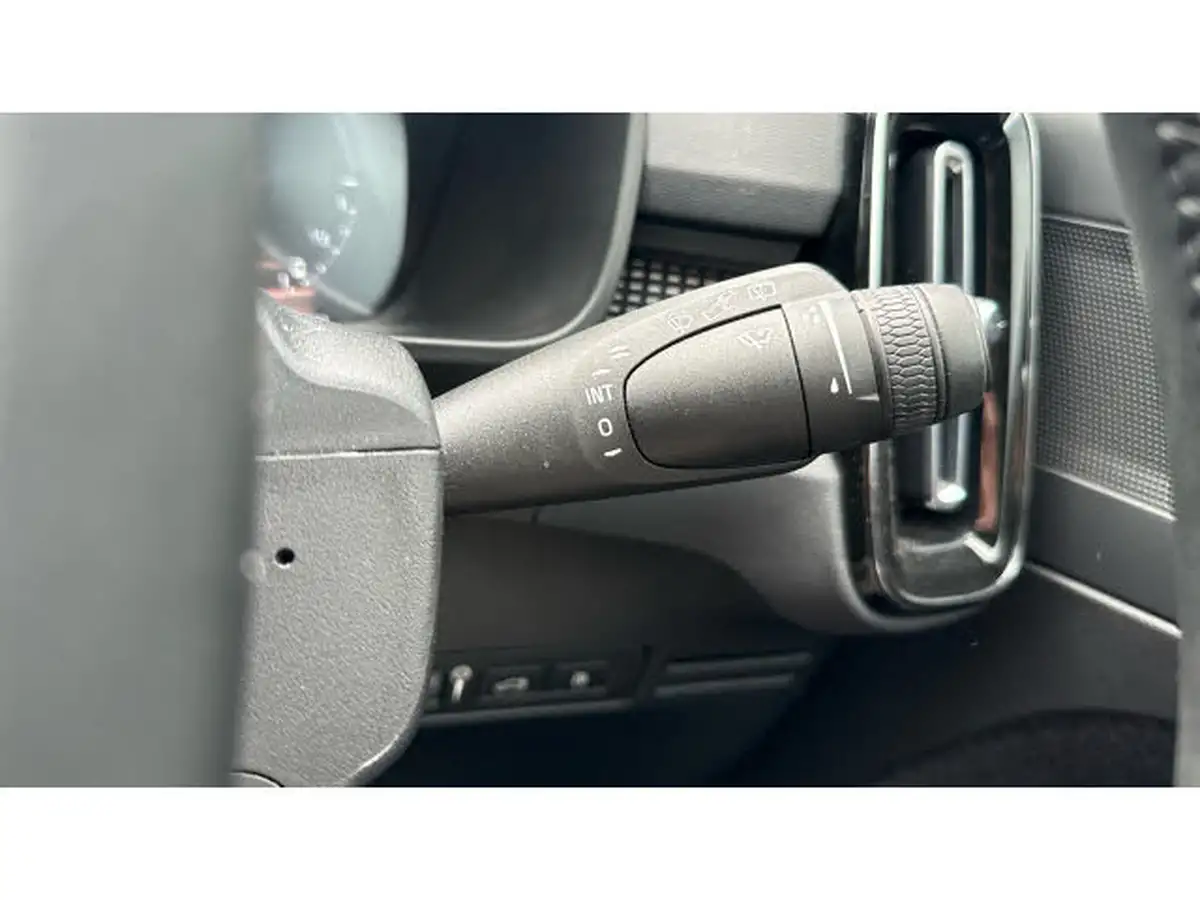 2022-volvo-xc40-15-t5-r-design-pro-big-24