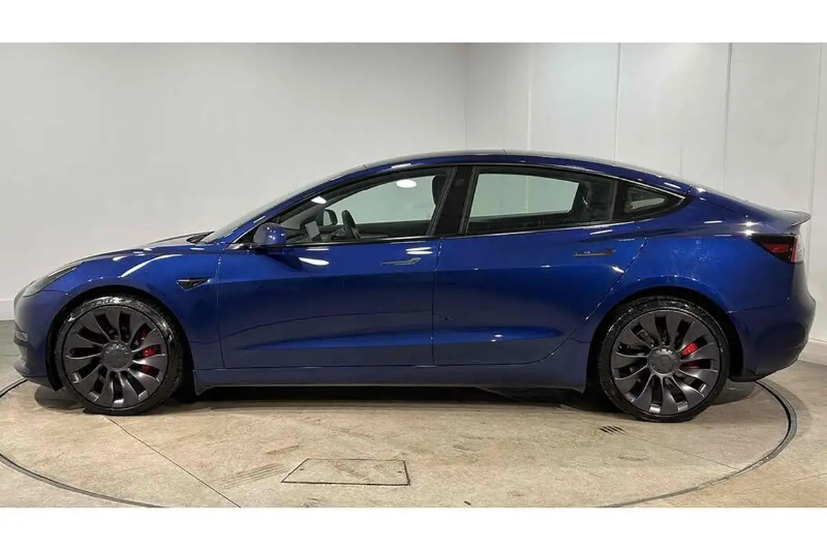 2022-tesla-model-3-e-performance-big-6