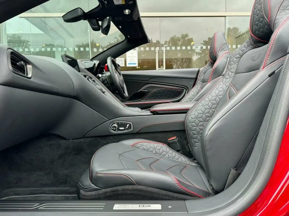 2023-aston-martin-dbs-52-v12-volante-big-18