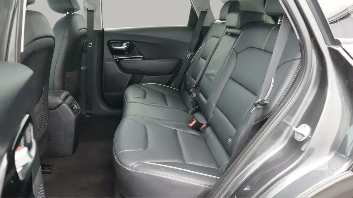 2021-kia-e-niro-ev-3-big-16