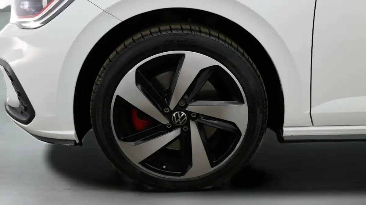 2023-volkswagen-polo-big-17