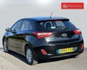 2015-hyundai-i30-16crdi-se-110ps-hatchback-small-3
