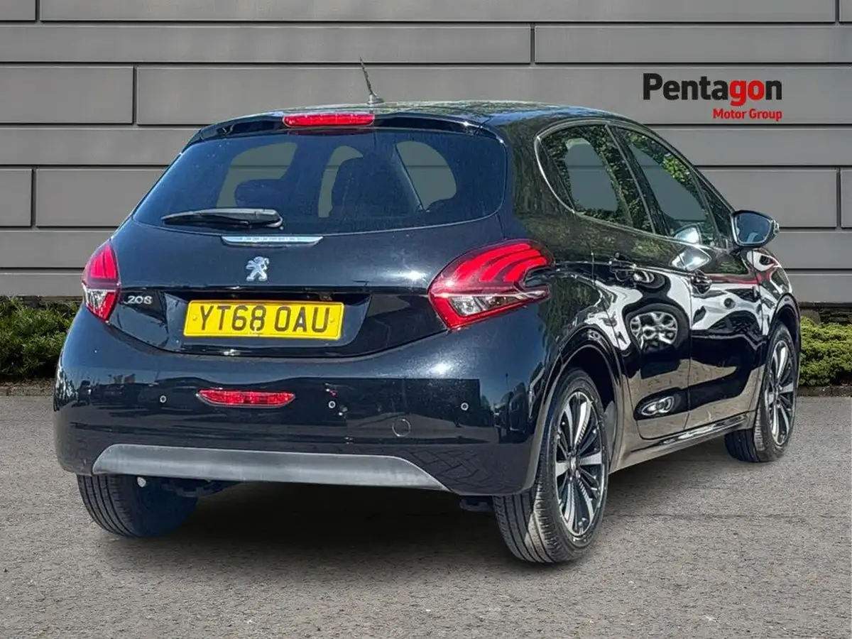 2018-peugeot-208-12-puretech-tech-edition-82bhp-big-4