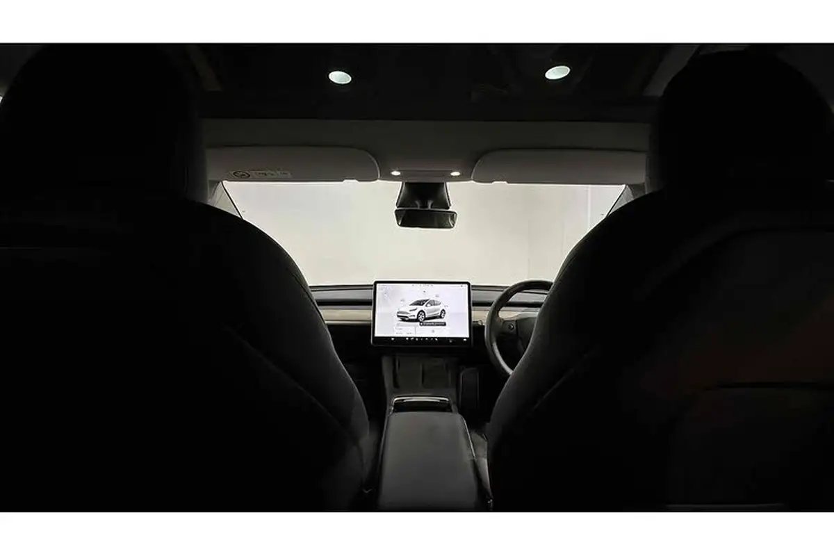 2023-tesla-model-y-e-rwd-big-1