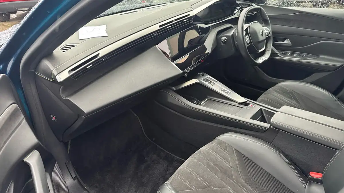 2023-peugeot-408-12-puretech-gt-130ps-ss-eat8-big-11