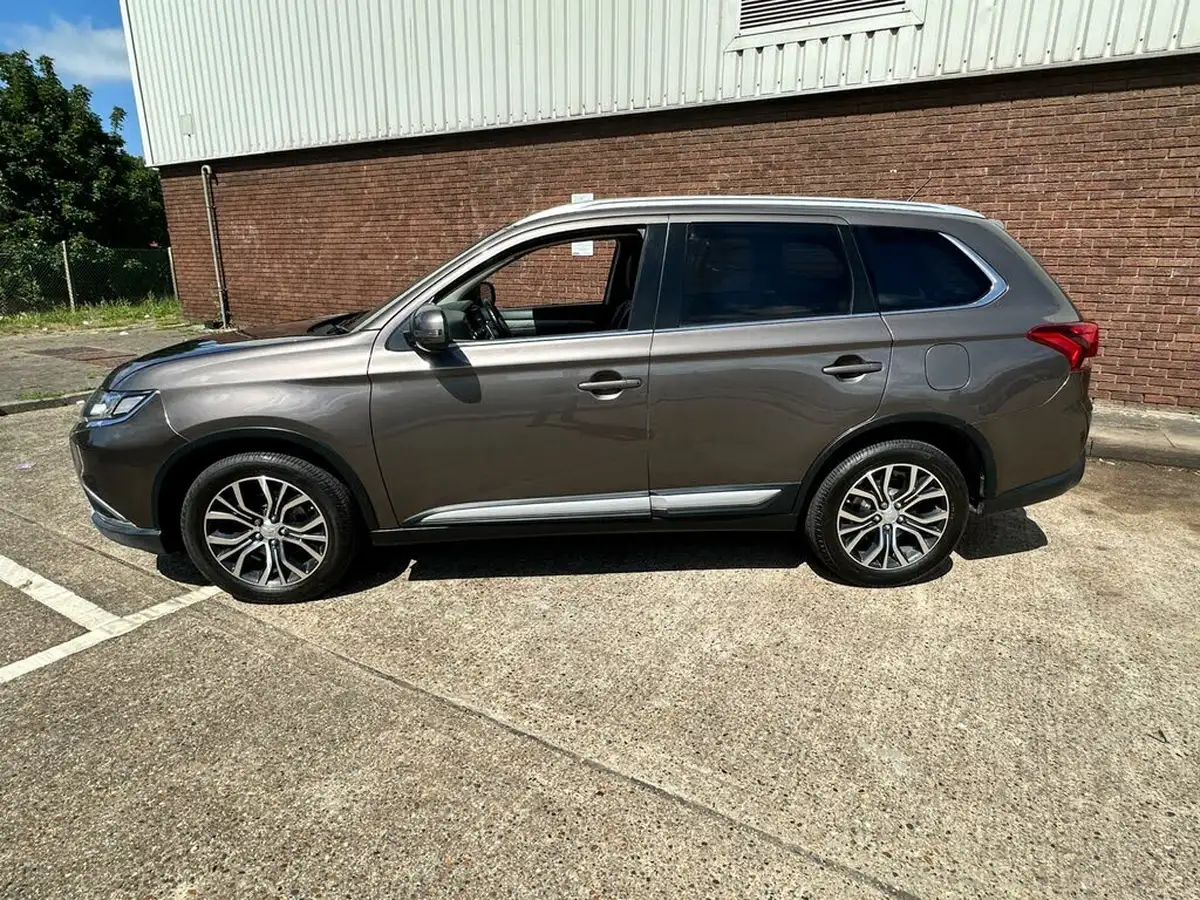 2016-mitsubishi-outlander-22di-d-gx3-7st-auto-big-4