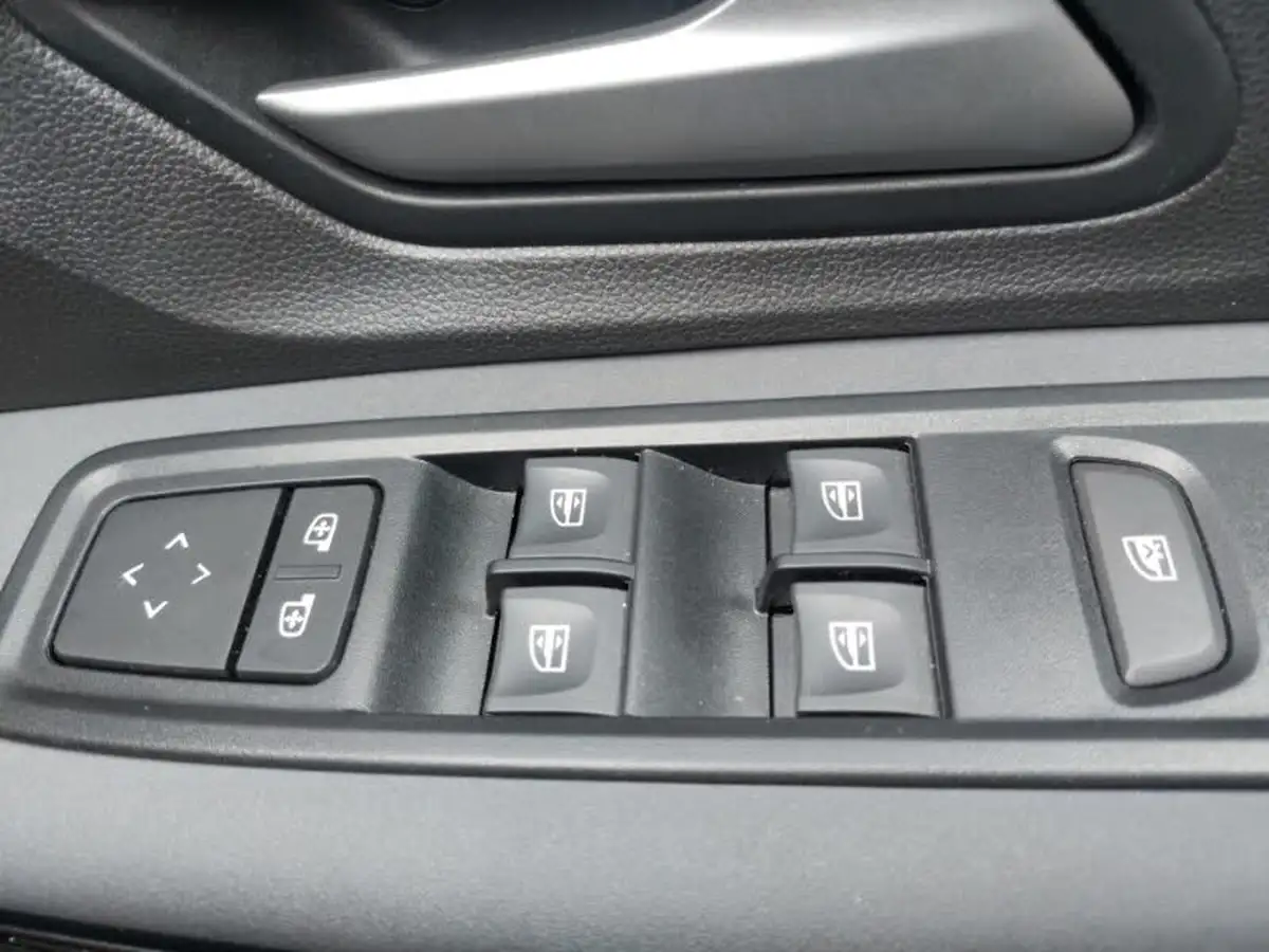 2024-dacia-sandero-stepway-10-tce-extreme-90bhp-big-18