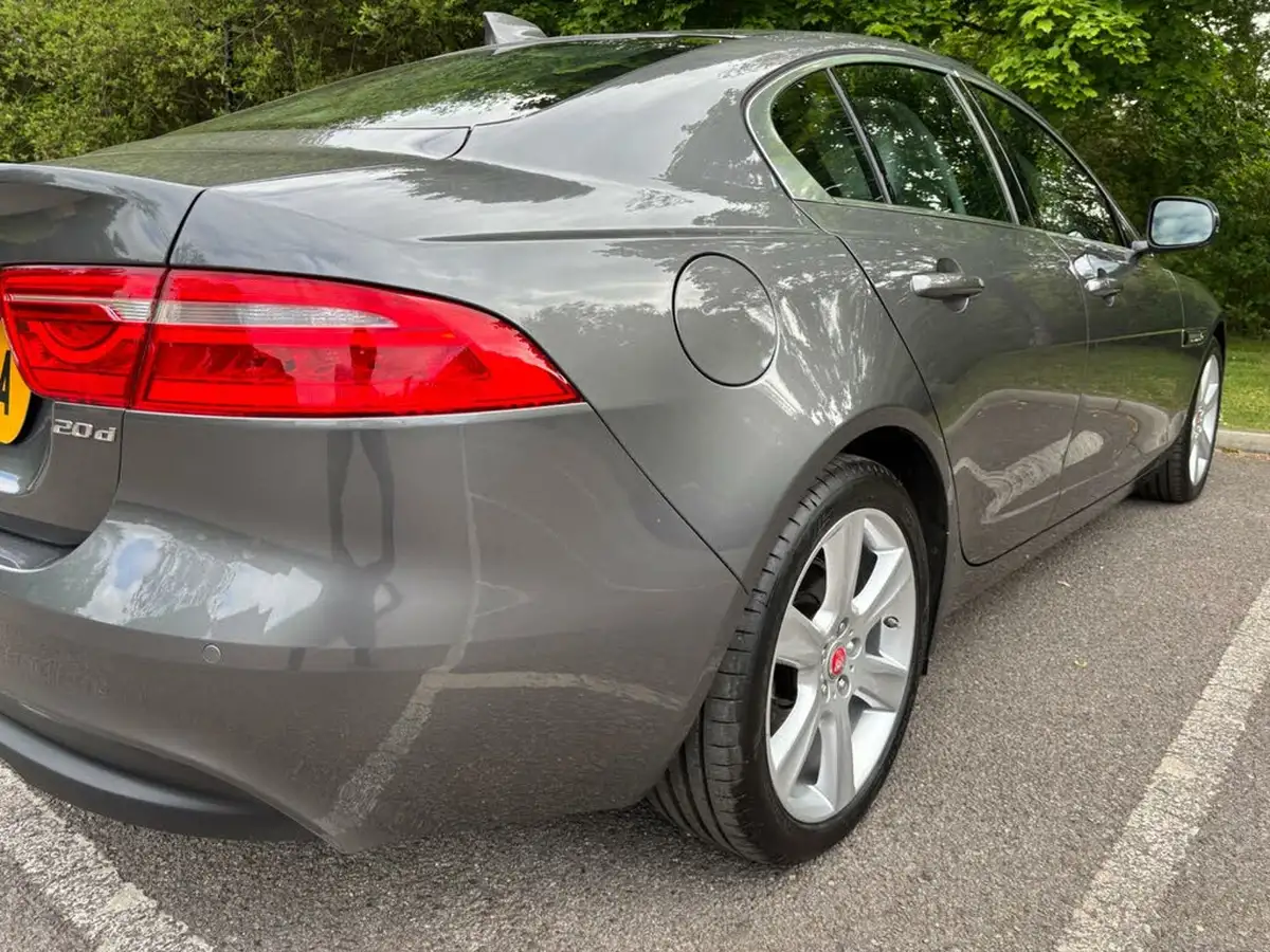 2018-jaguar-xe-20d-portfolio-180ps-1999cc-auto-big-35
