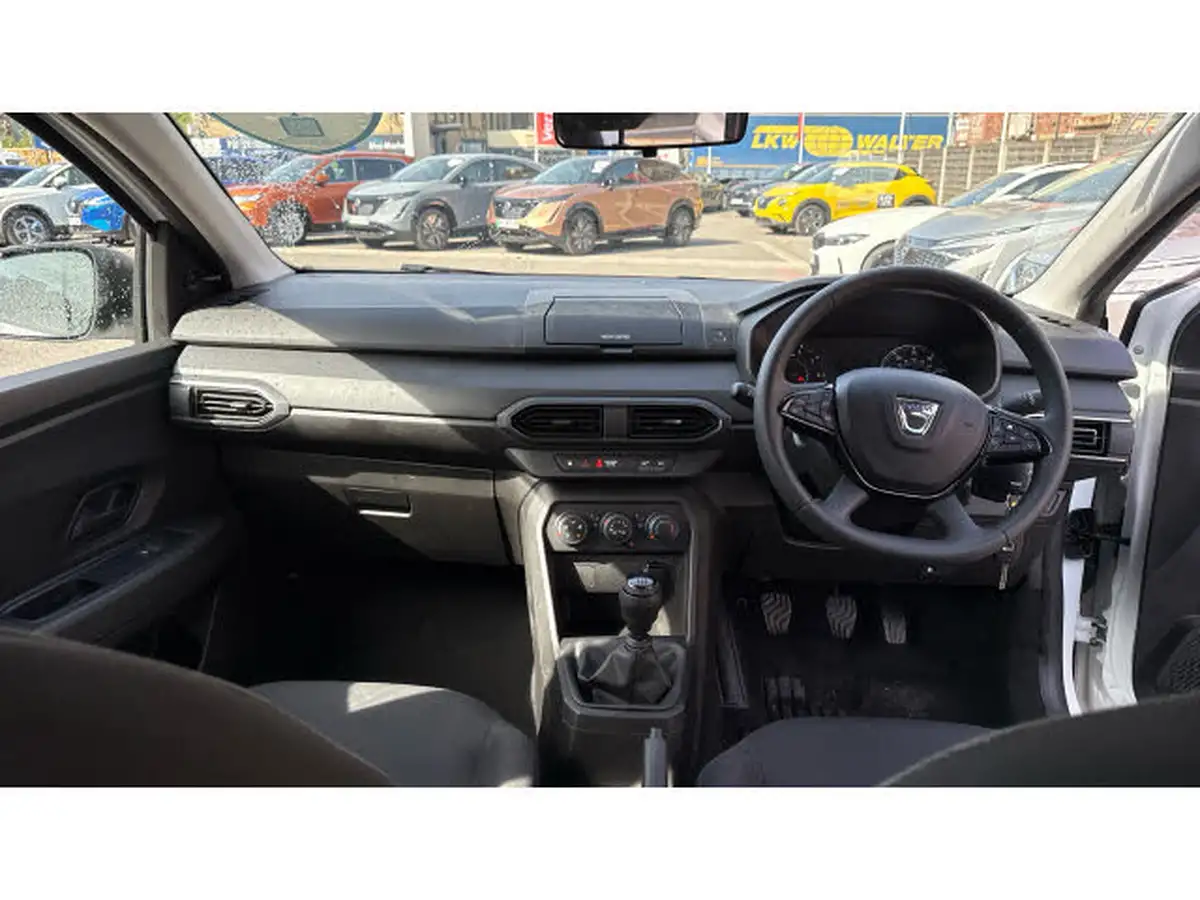 2022-dacia-sandero-big-9