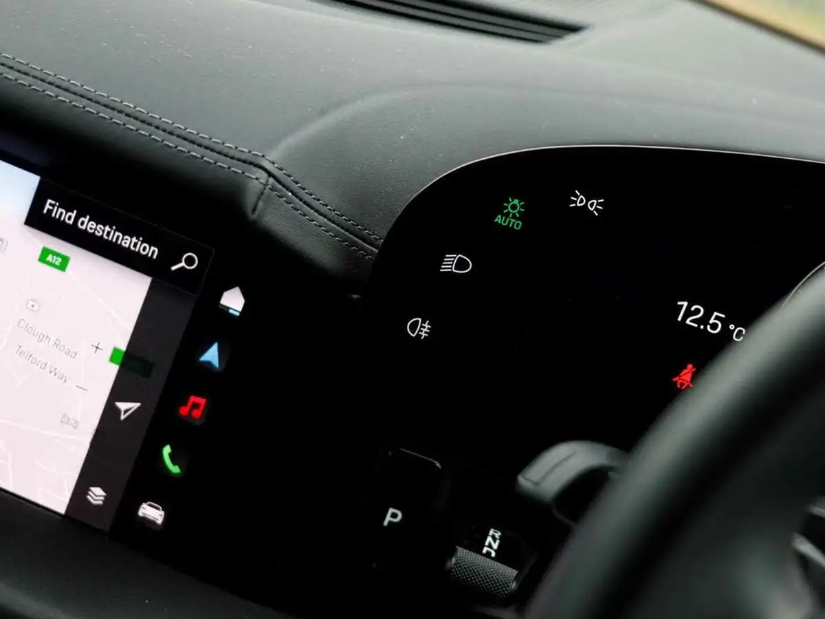 2022-porsche-taycan-e-base-476ps-performance-battery-plus-big-18