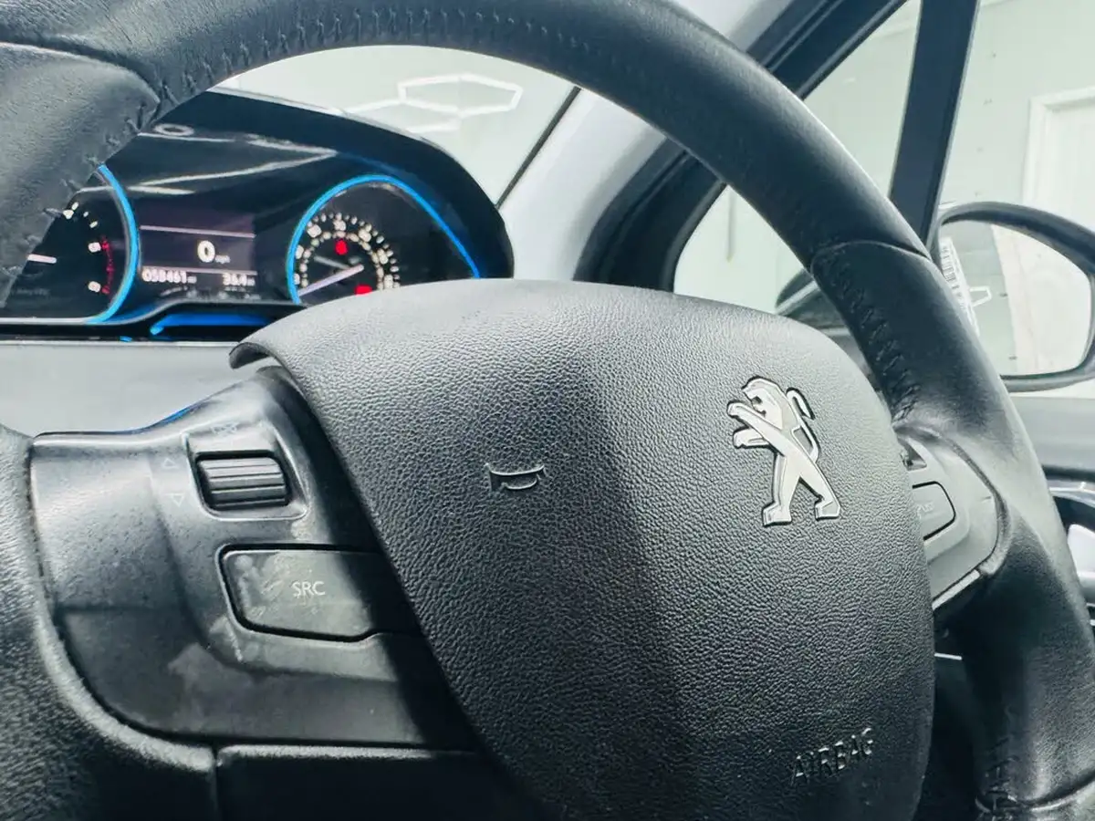 2013-peugeot-208-14td-allure-14hdi-5d-big-28